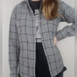 Grey/Blue Buttonup Flannel Top!